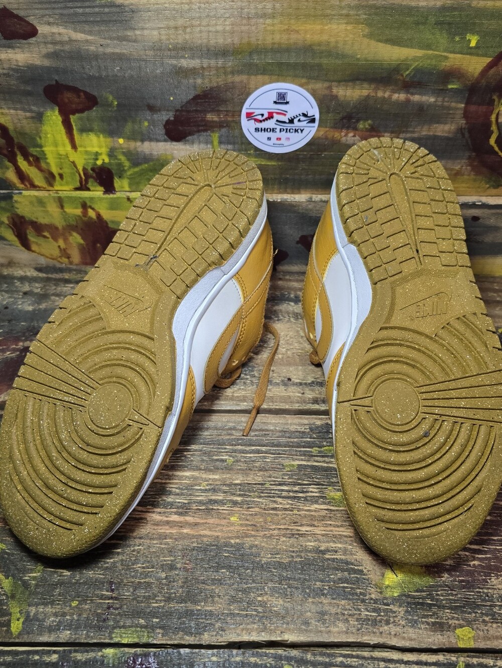 Women’s Nike Dunk Low Next Nature Gold Phantom size 6 used DN1431-001 - Picture 7 of 8
